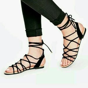 JUSTFAB Jelena flat sandals - size 9 - black